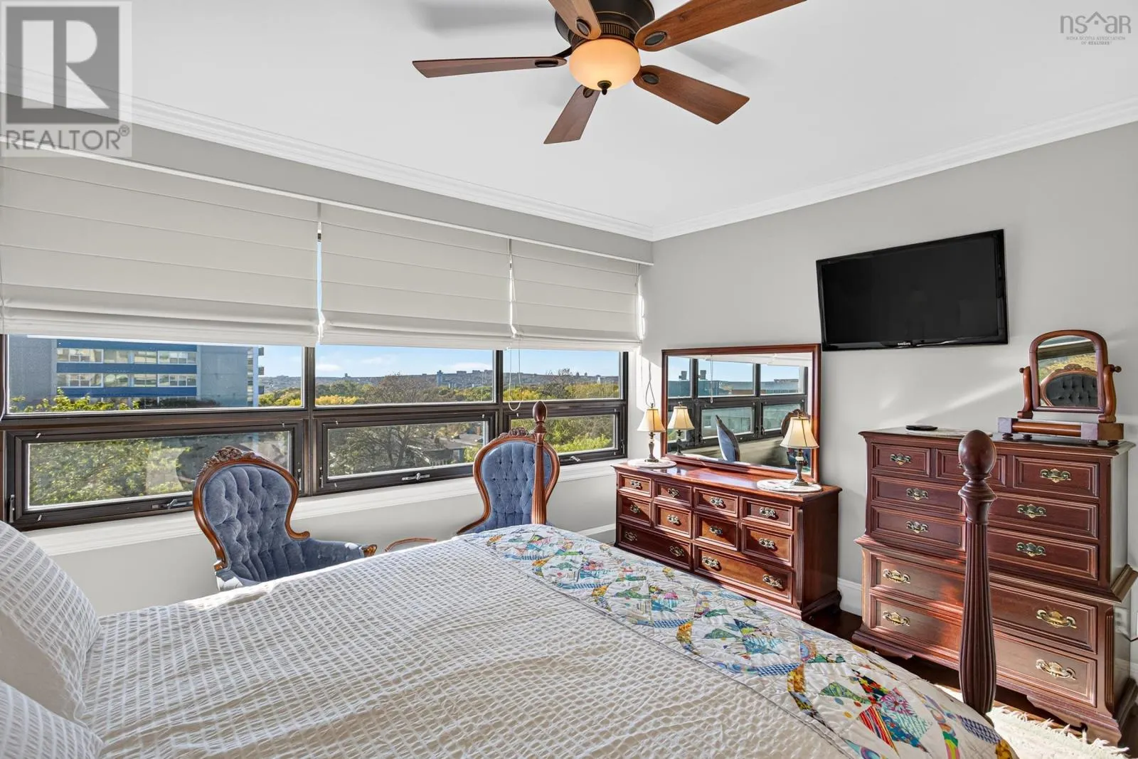 701 6095 Coburg Road