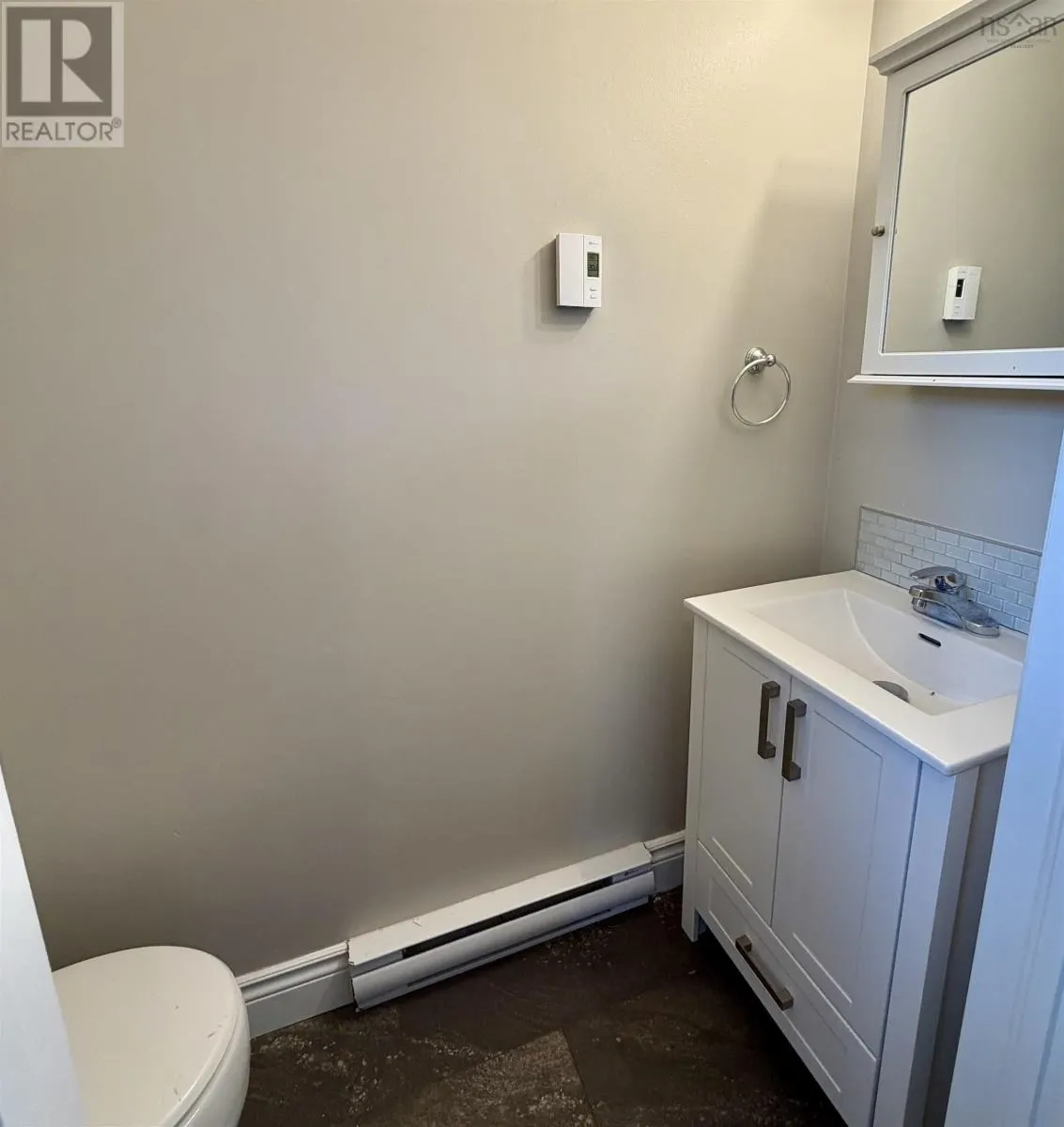 813 8 Blomidon Terrace