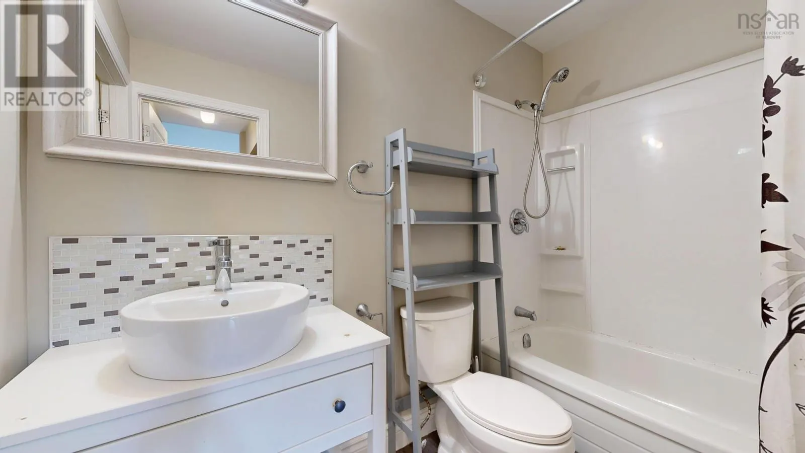 813 8 Blomidon Terrace