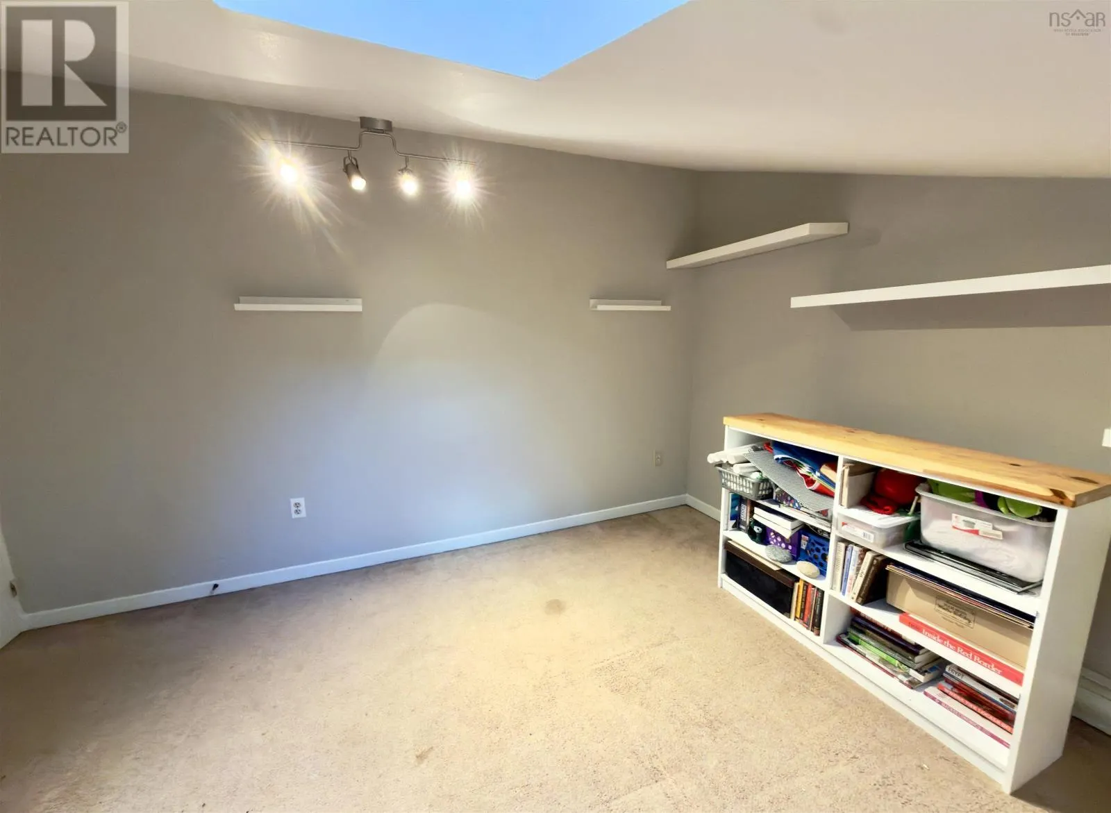 813 8 Blomidon Terrace