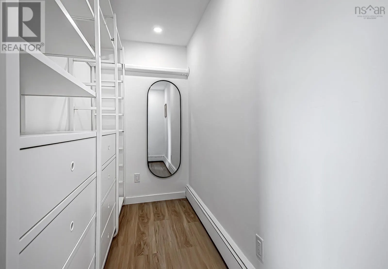 5879 Stairs Street