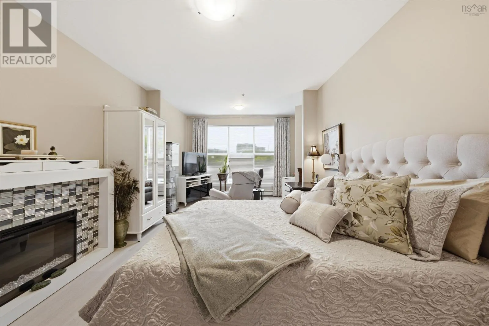 214 94 Bedros Lane