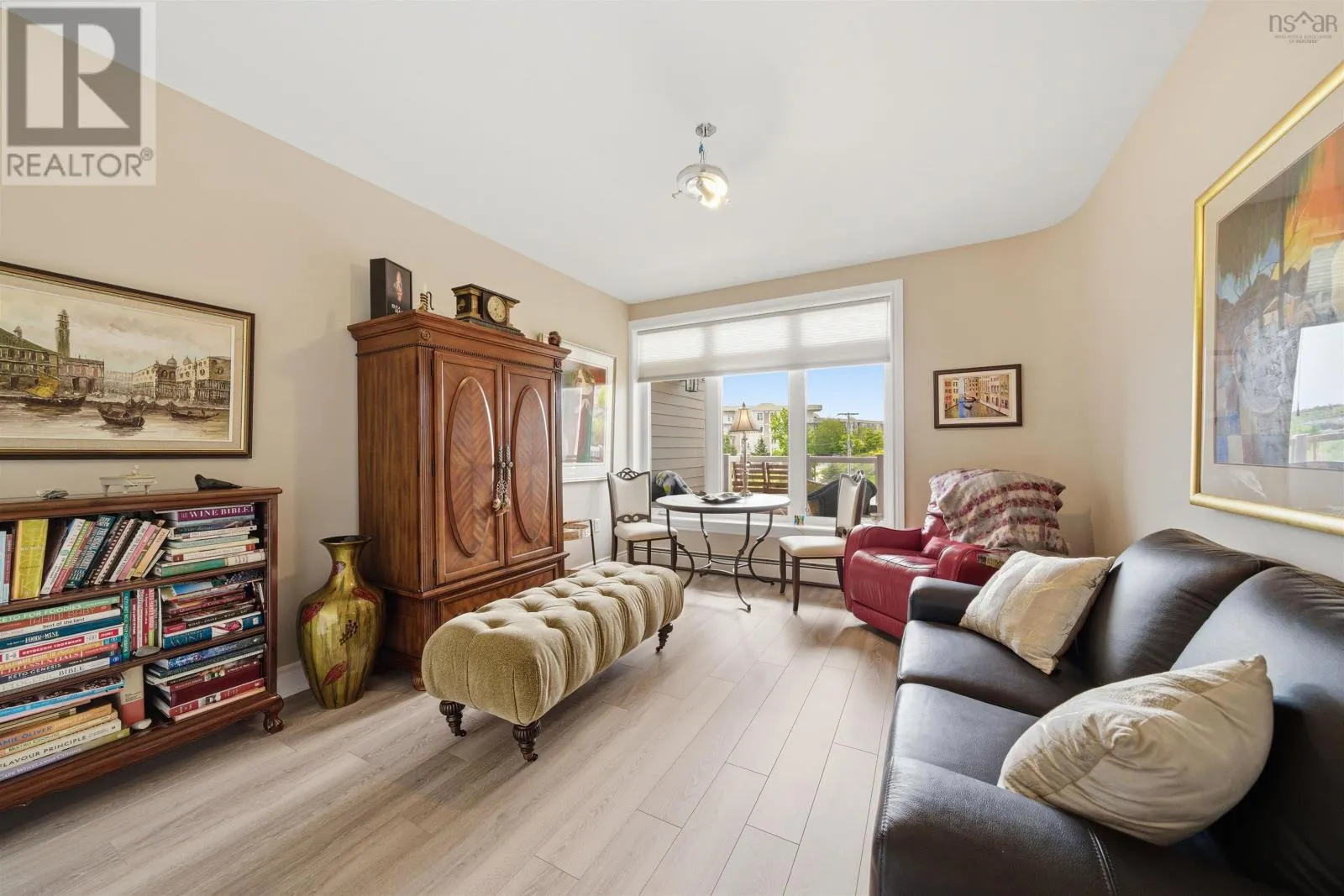 214 94 Bedros Lane