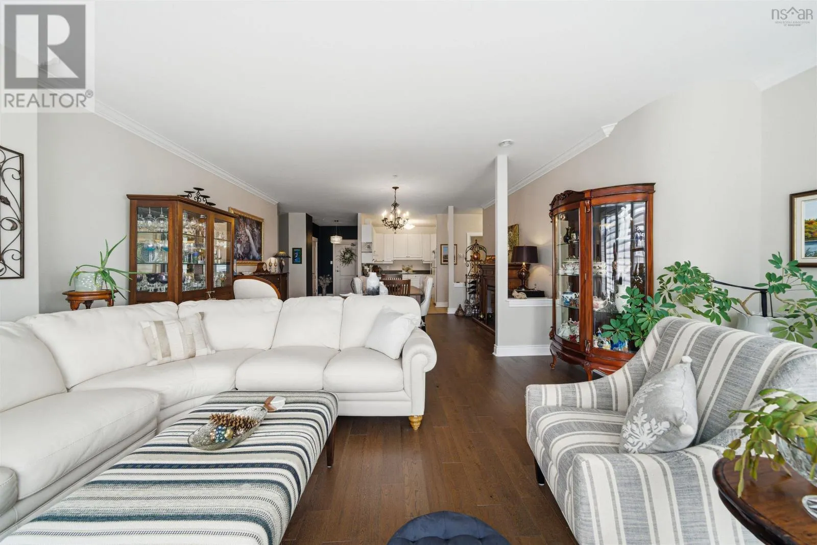214 94 Bedros Lane