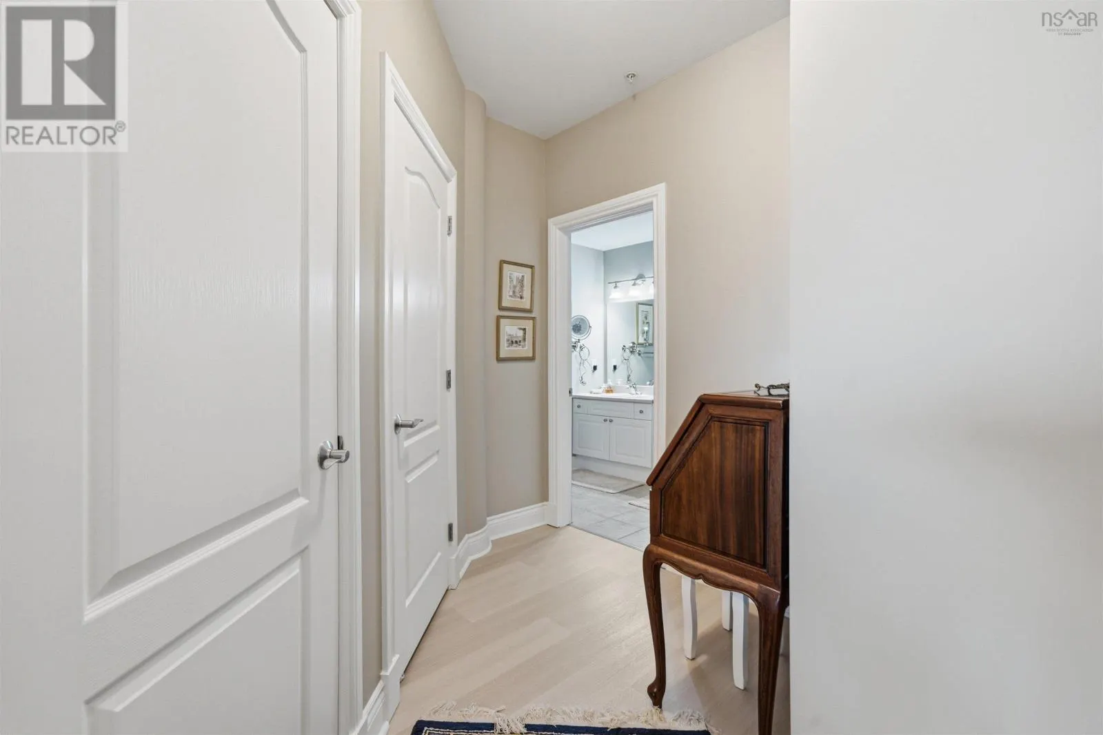 214 94 Bedros Lane