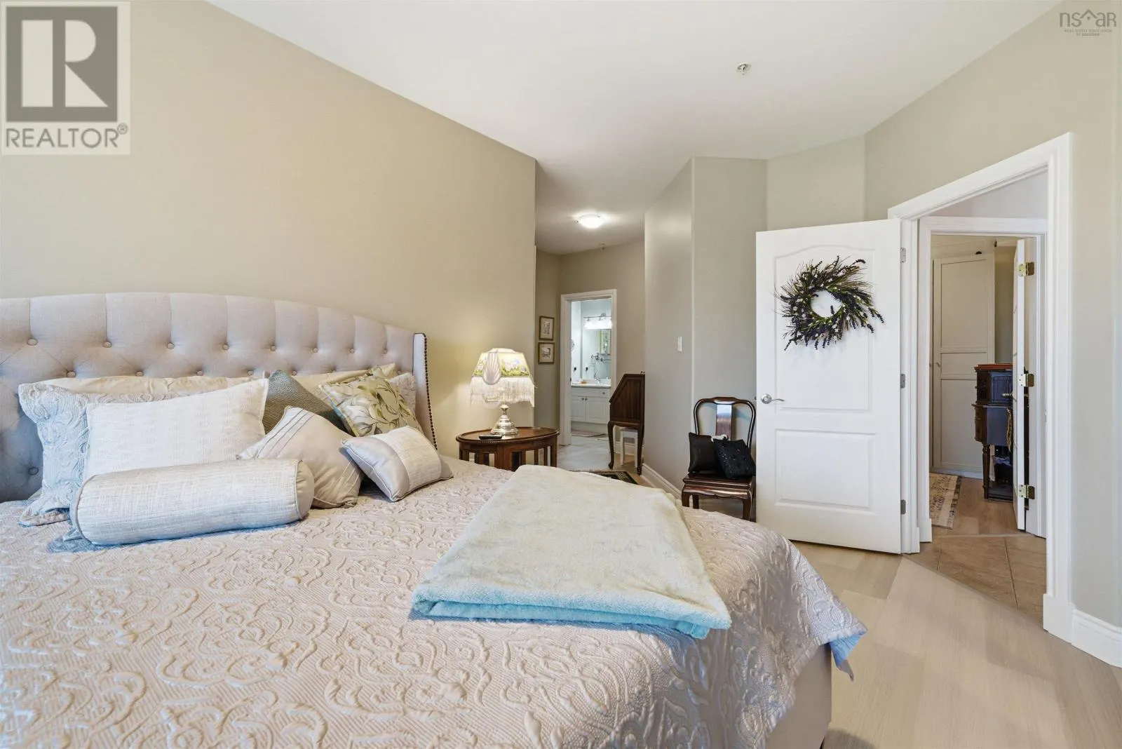 214 94 Bedros Lane