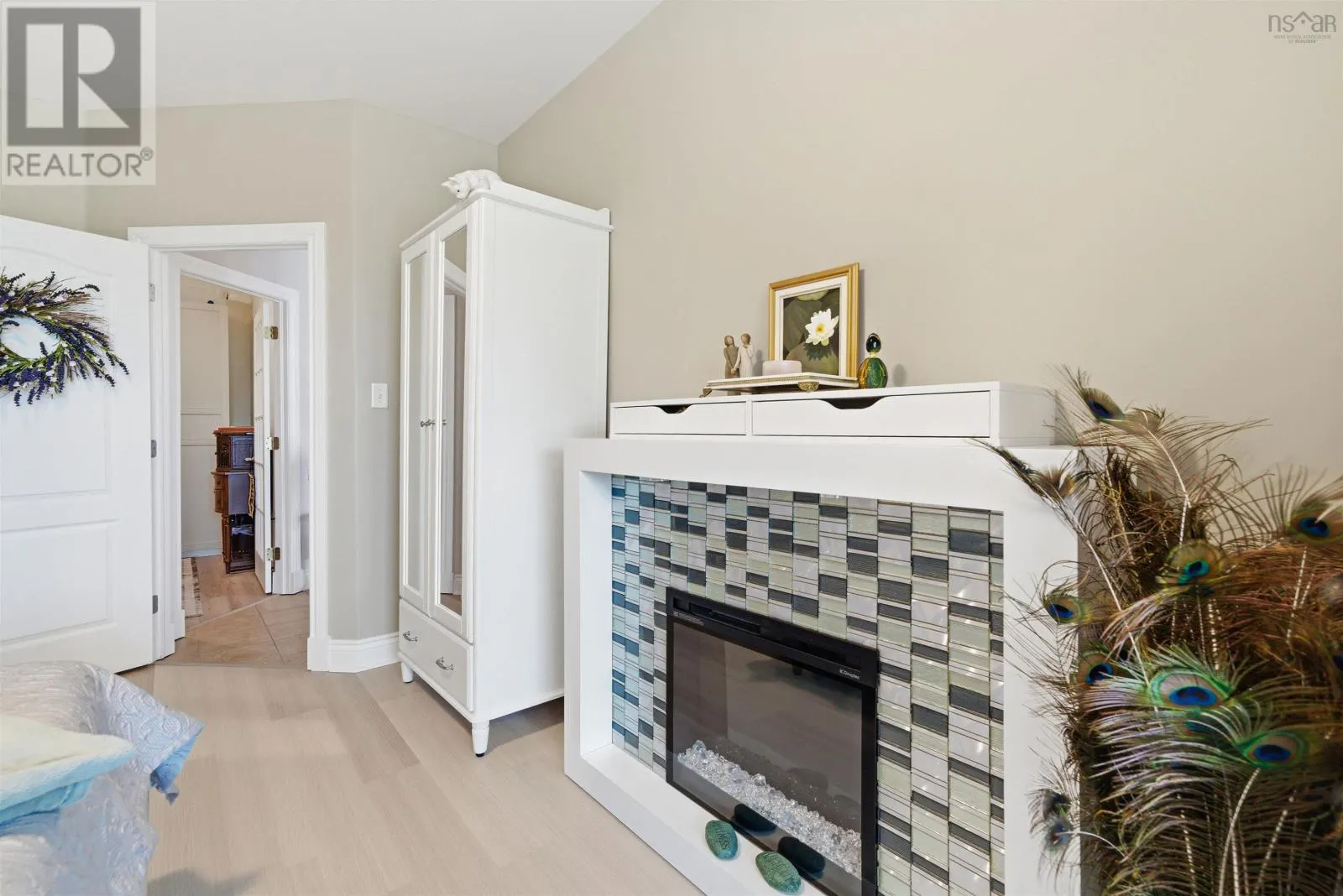 214 94 Bedros Lane