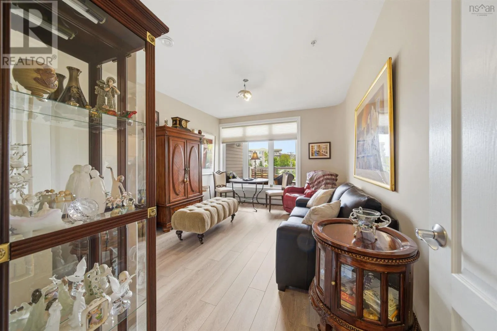 214 94 Bedros Lane