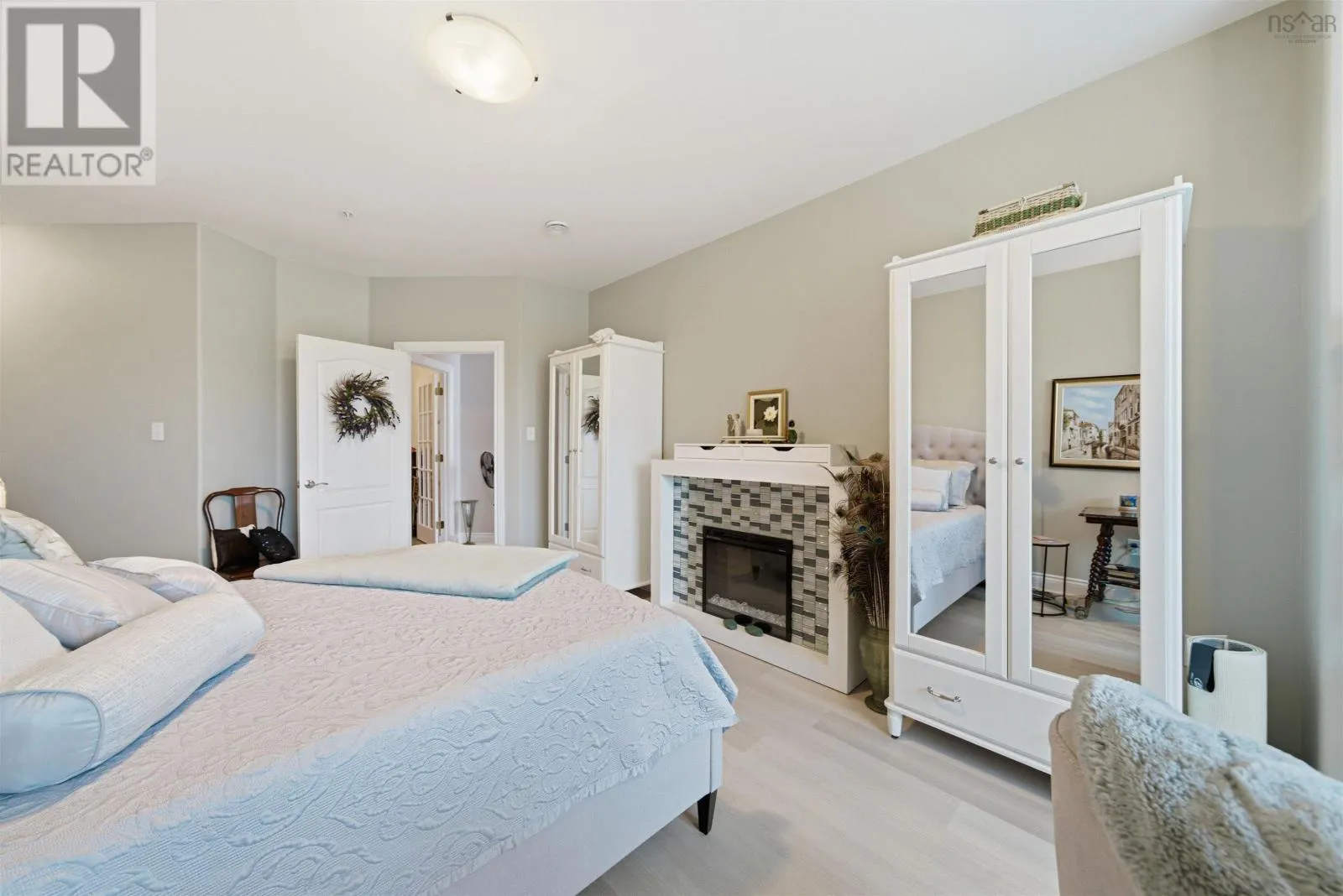 214 94 Bedros Lane