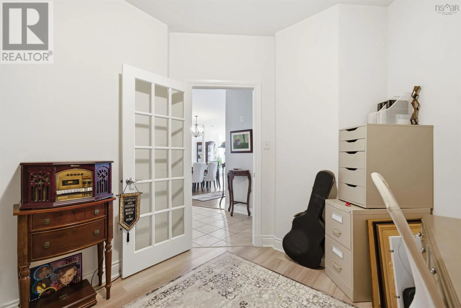 214 94 Bedros Lane