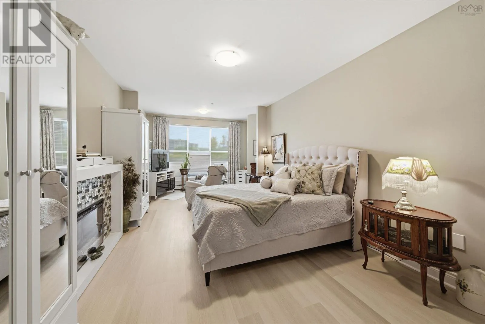 214 94 Bedros Lane