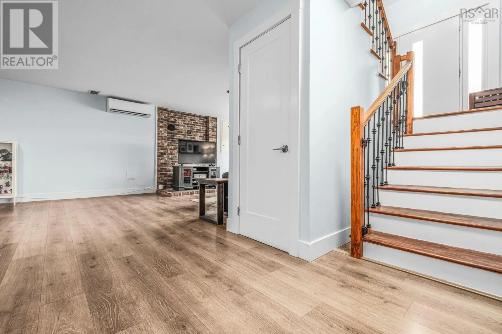 96 Regal Road