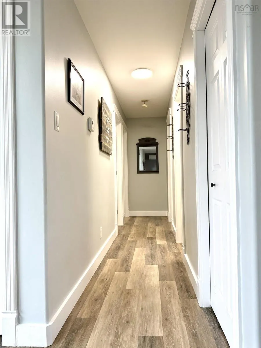 6 Paradise Avenue