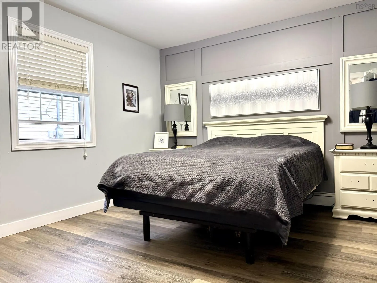 6 Paradise Avenue
