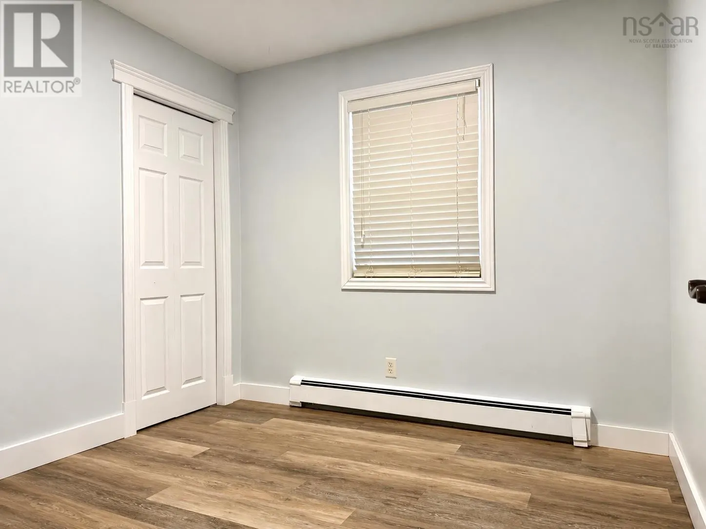 6 Paradise Avenue