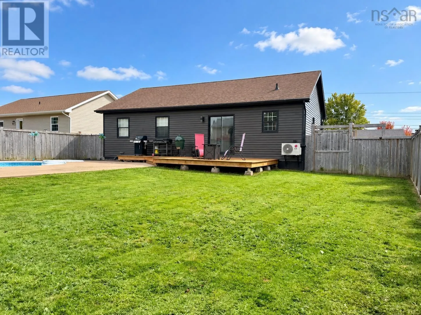 6 Paradise Avenue