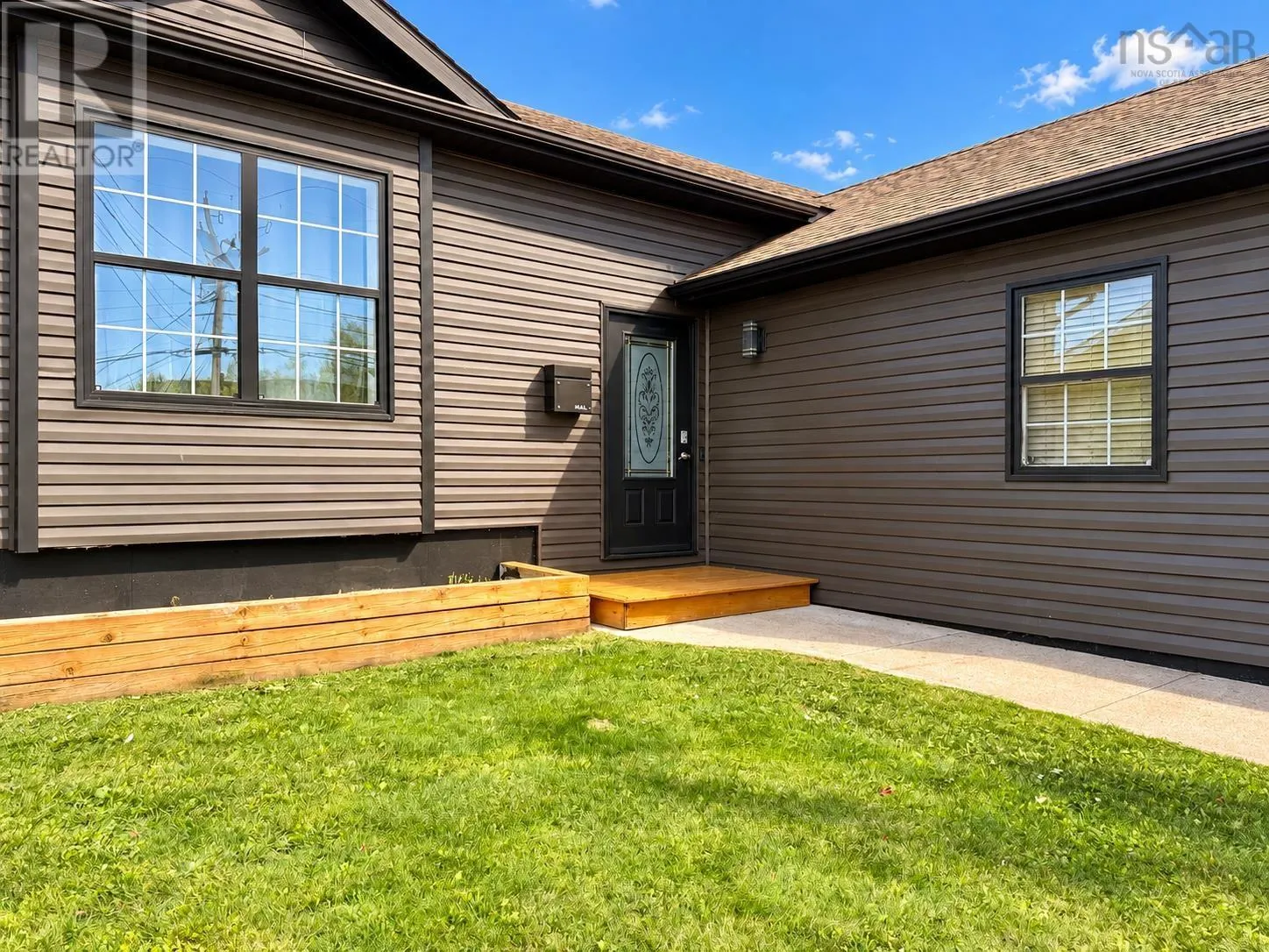 6 Paradise Avenue