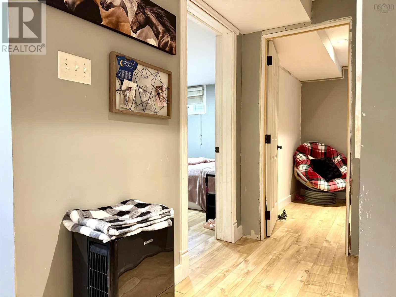 6 Paradise Avenue