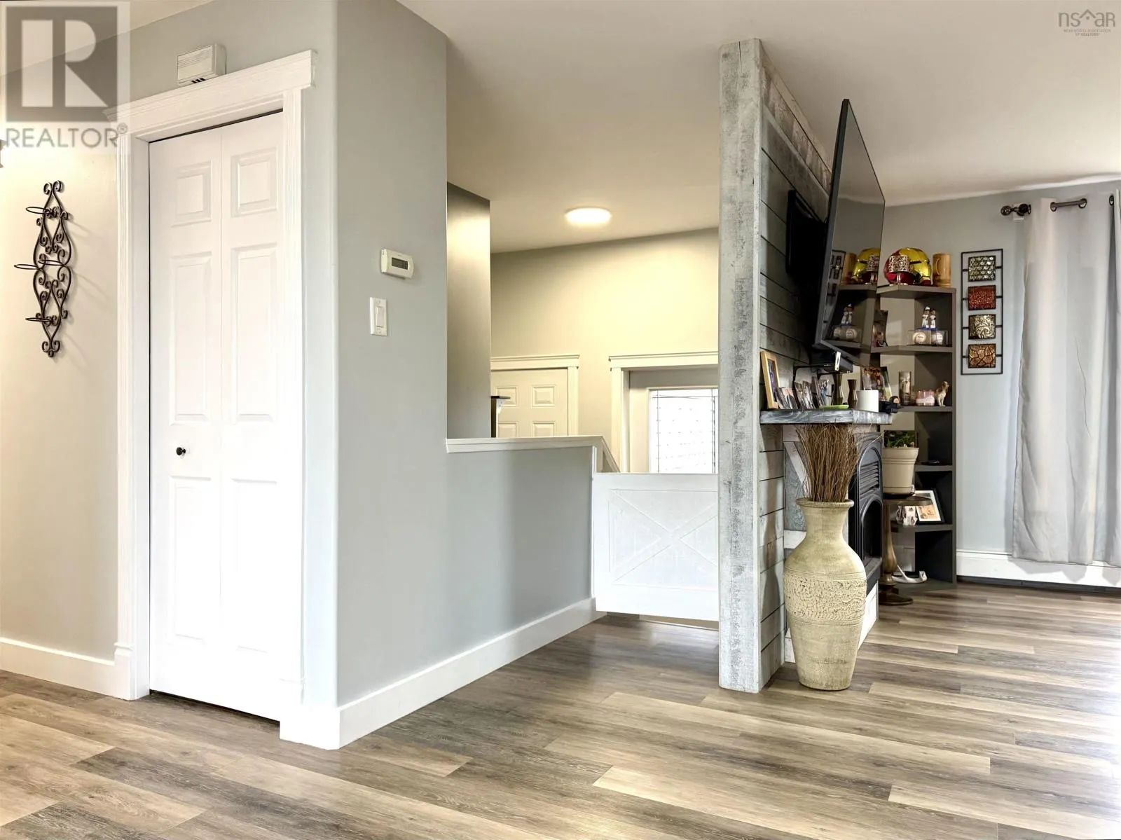 6 Paradise Avenue