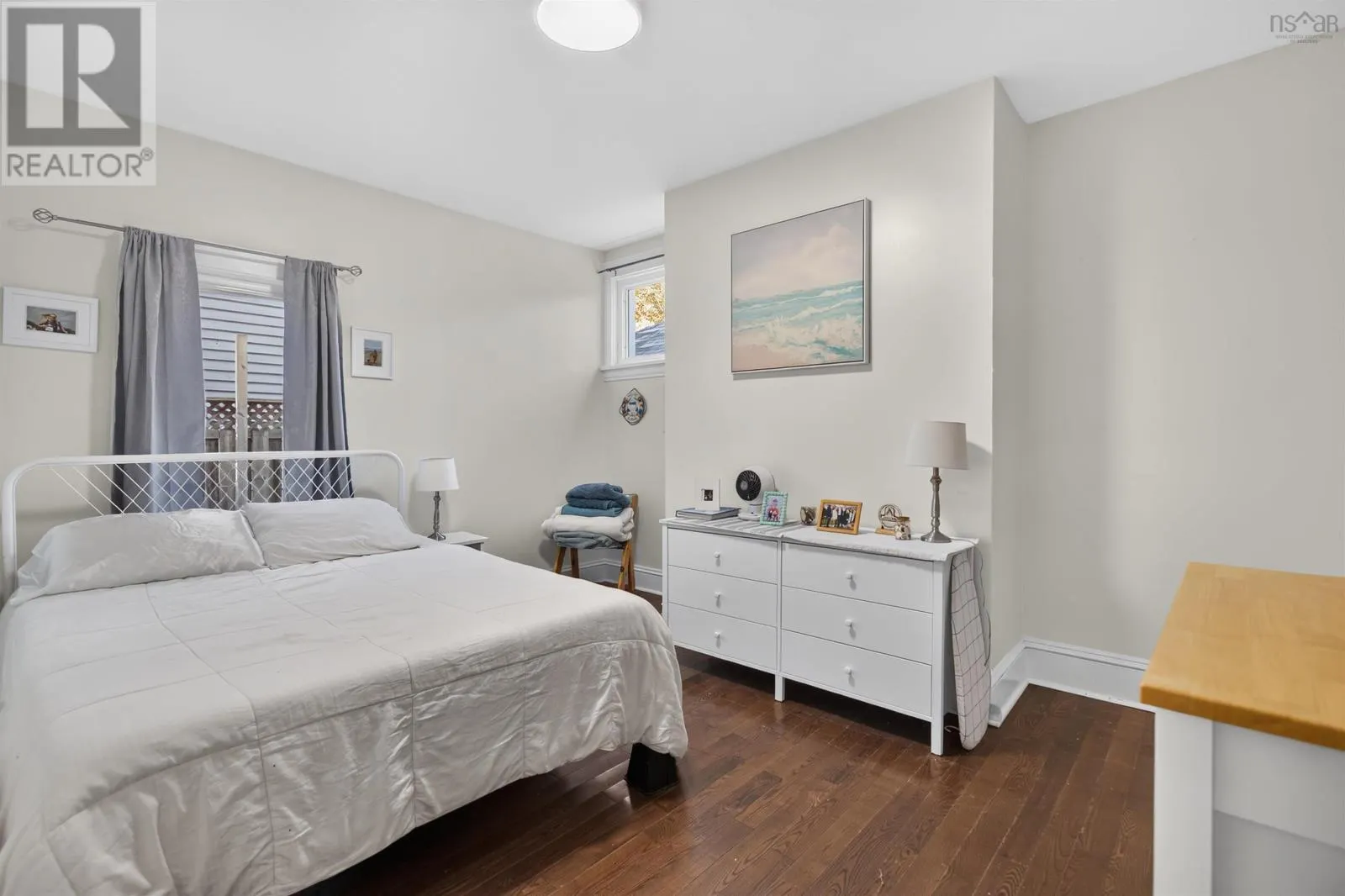 6421/6423 Coburg Road