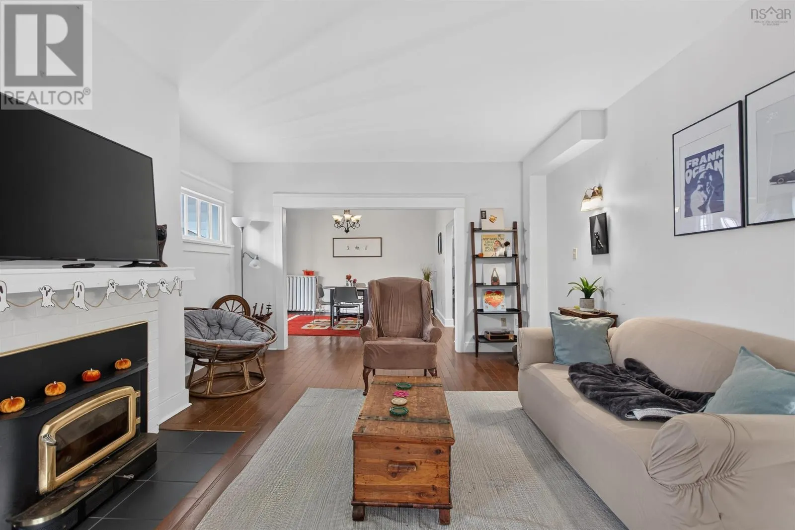 6421/6423 Coburg Road