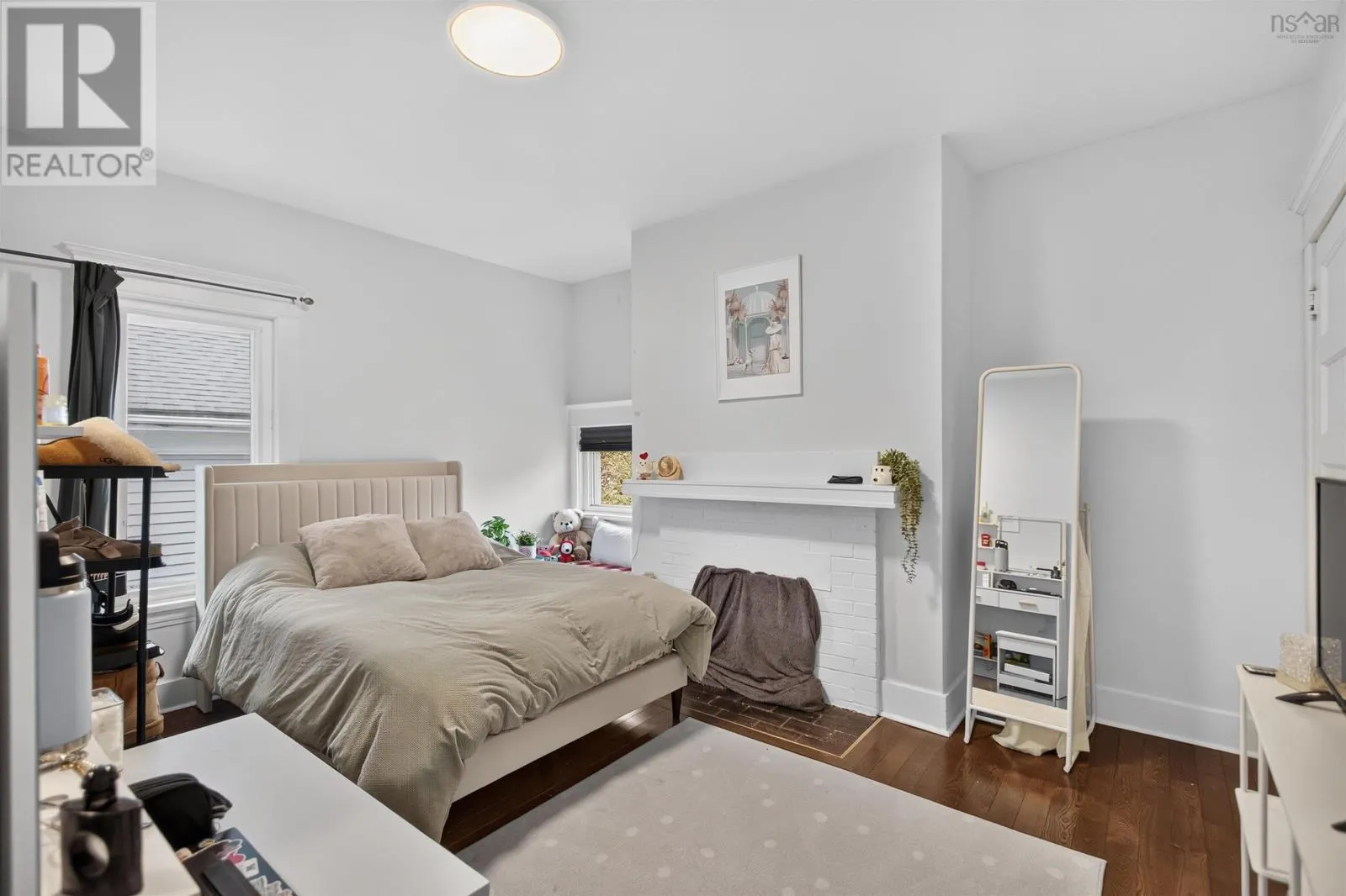 6421/6423 Coburg Road