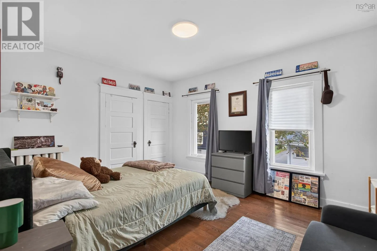 6421/6423 Coburg Road