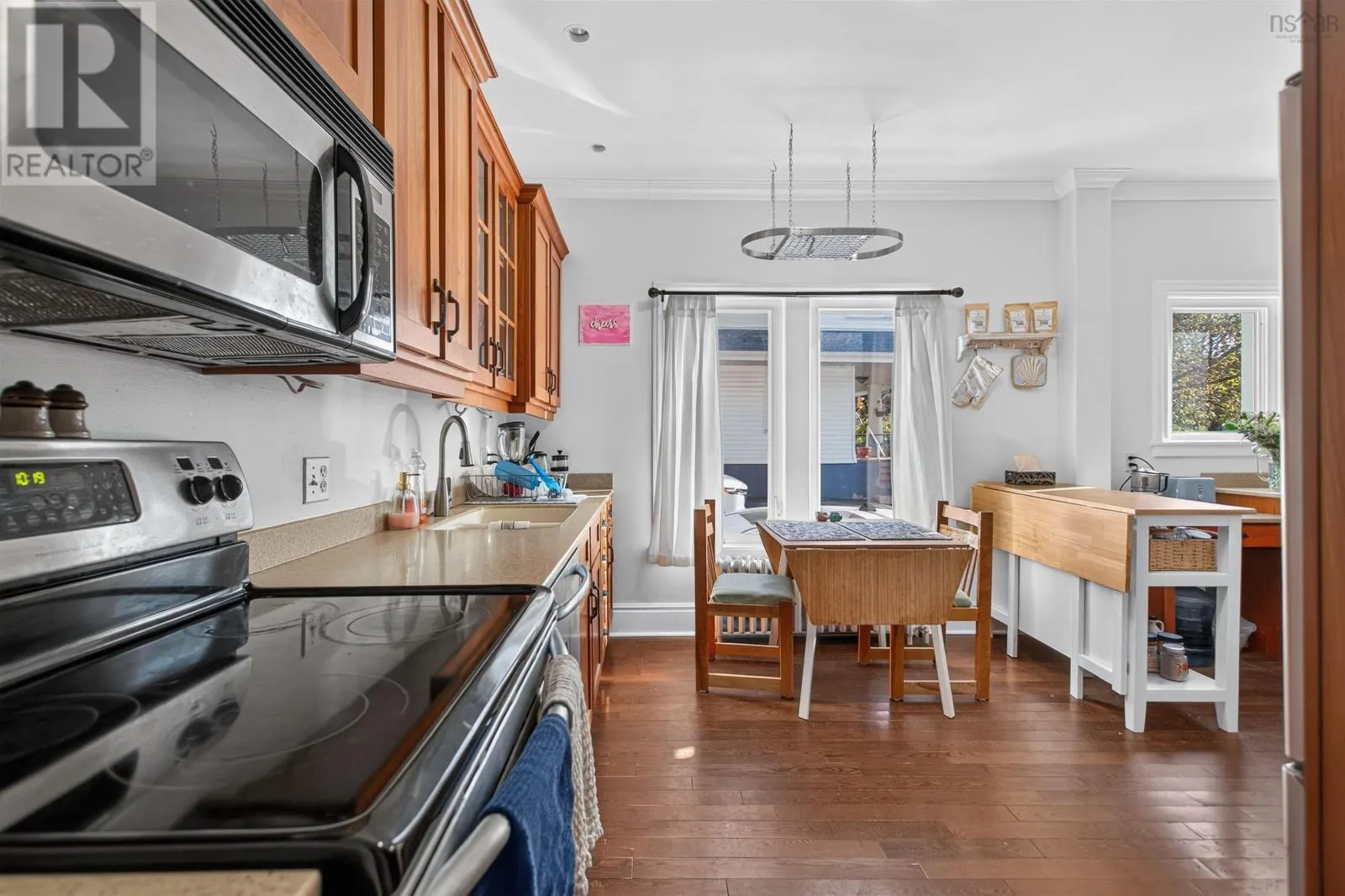 6421/6423 Coburg Road
