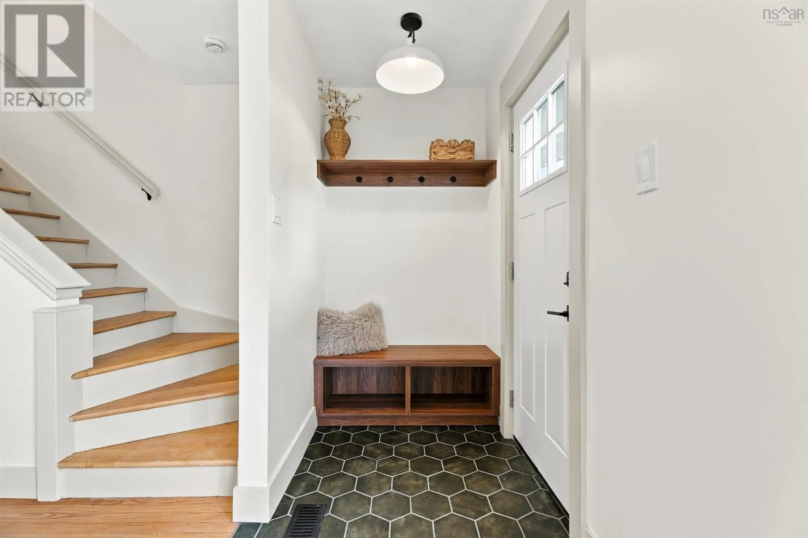 74 1/2 Belle Vista Drive