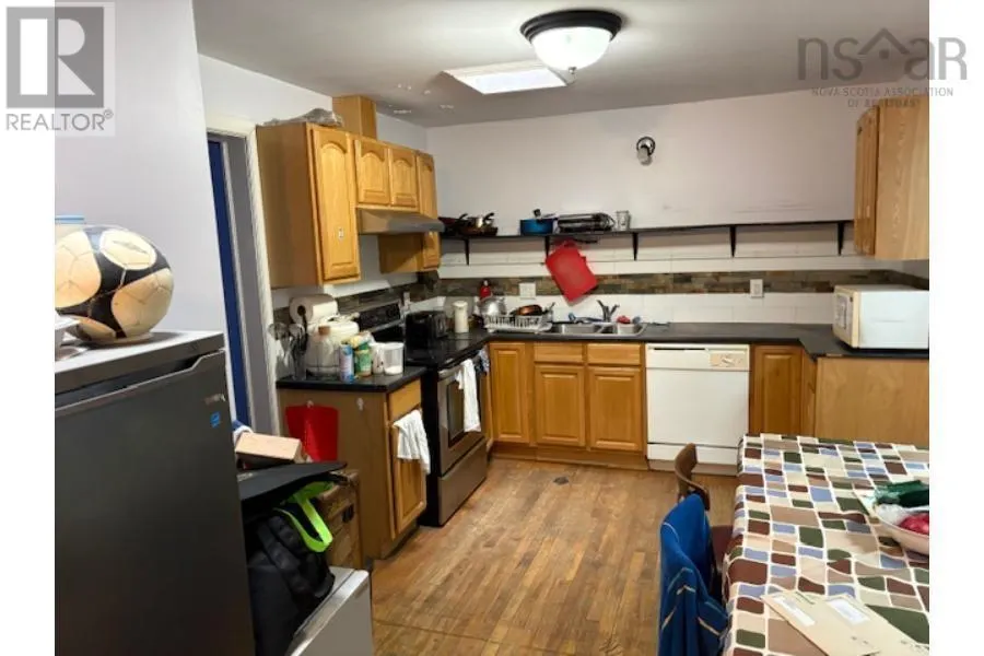 6411 6413 6415 Quinpool Road