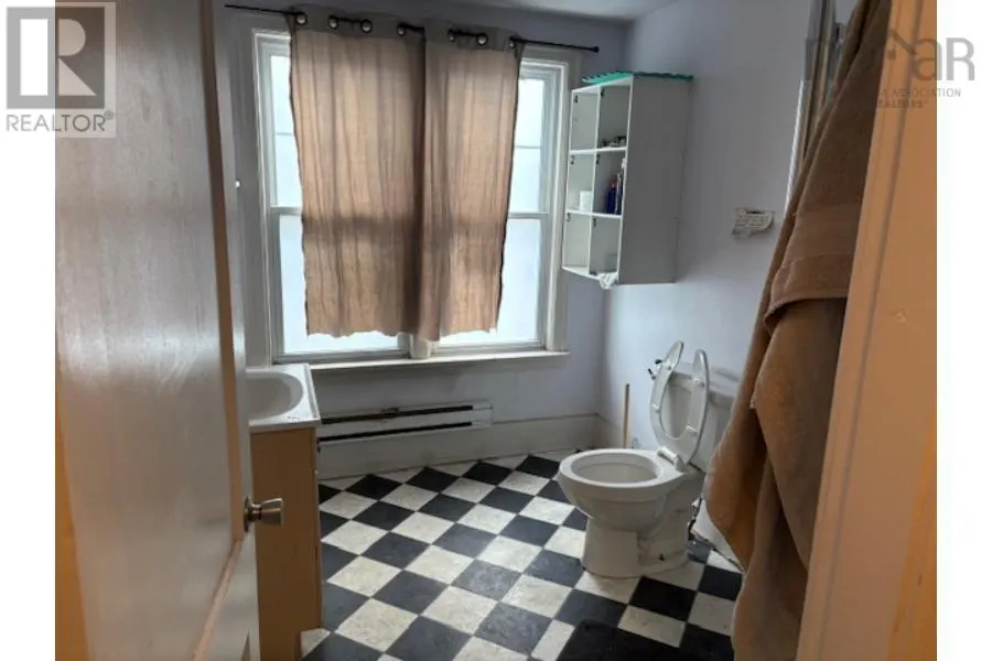 6411 6413 6415 Quinpool Road
