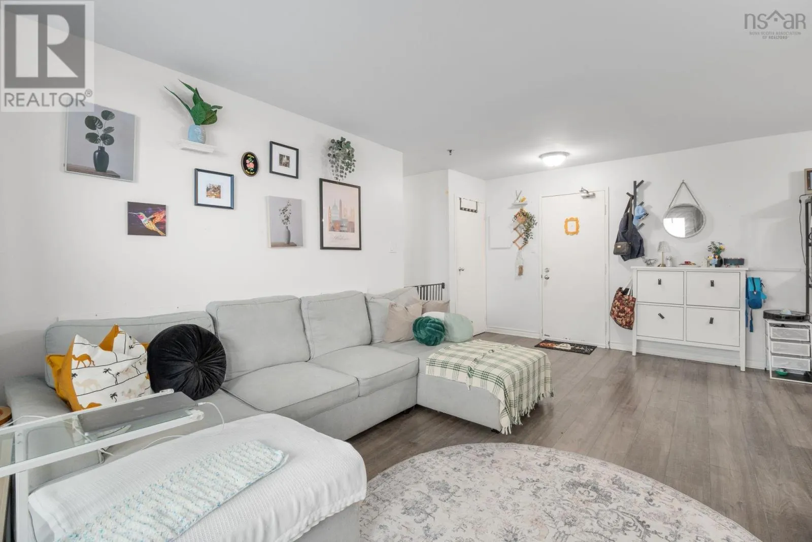 349 281 Windmill Road