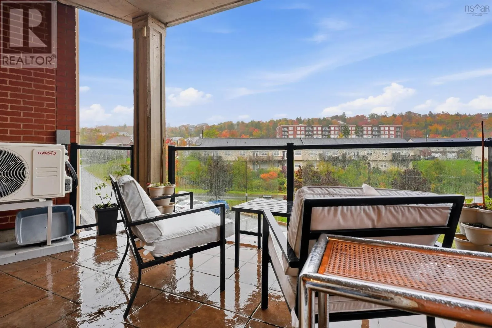 301 87 Pebblecreek Crescent