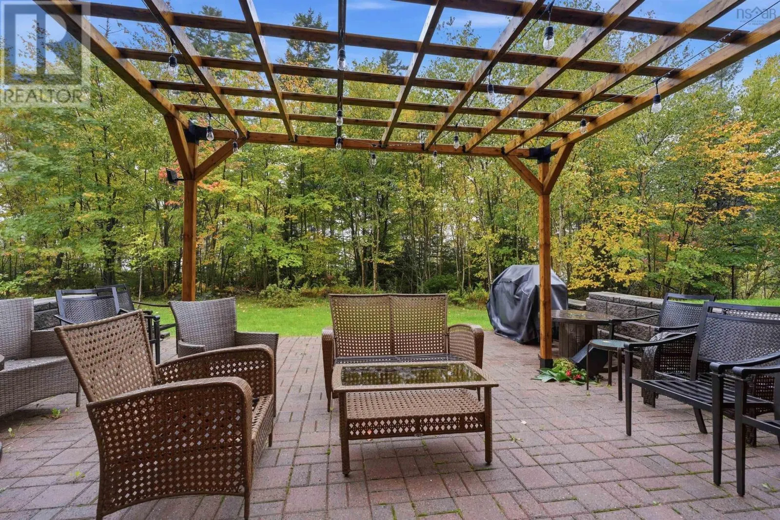 301 87 Pebblecreek Crescent