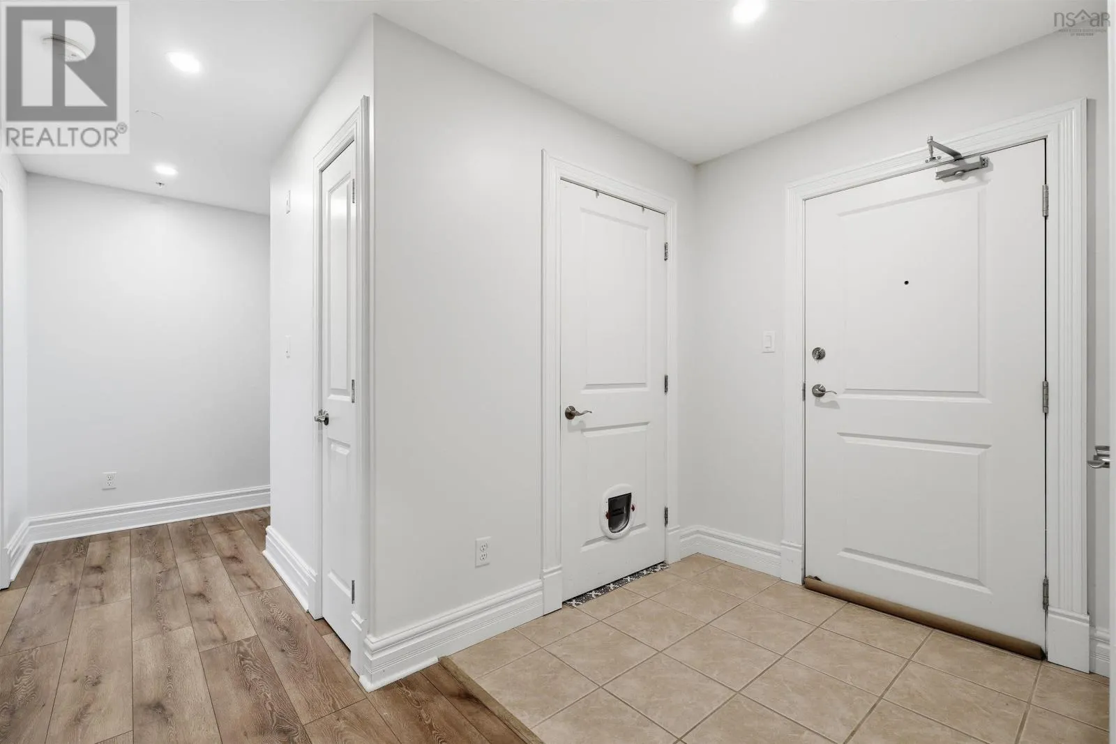 301 87 Pebblecreek Crescent