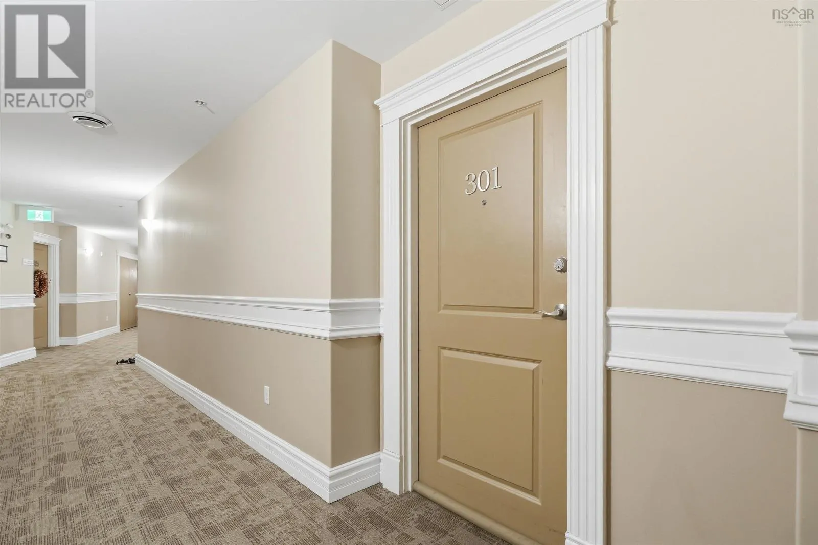 301 87 Pebblecreek Crescent
