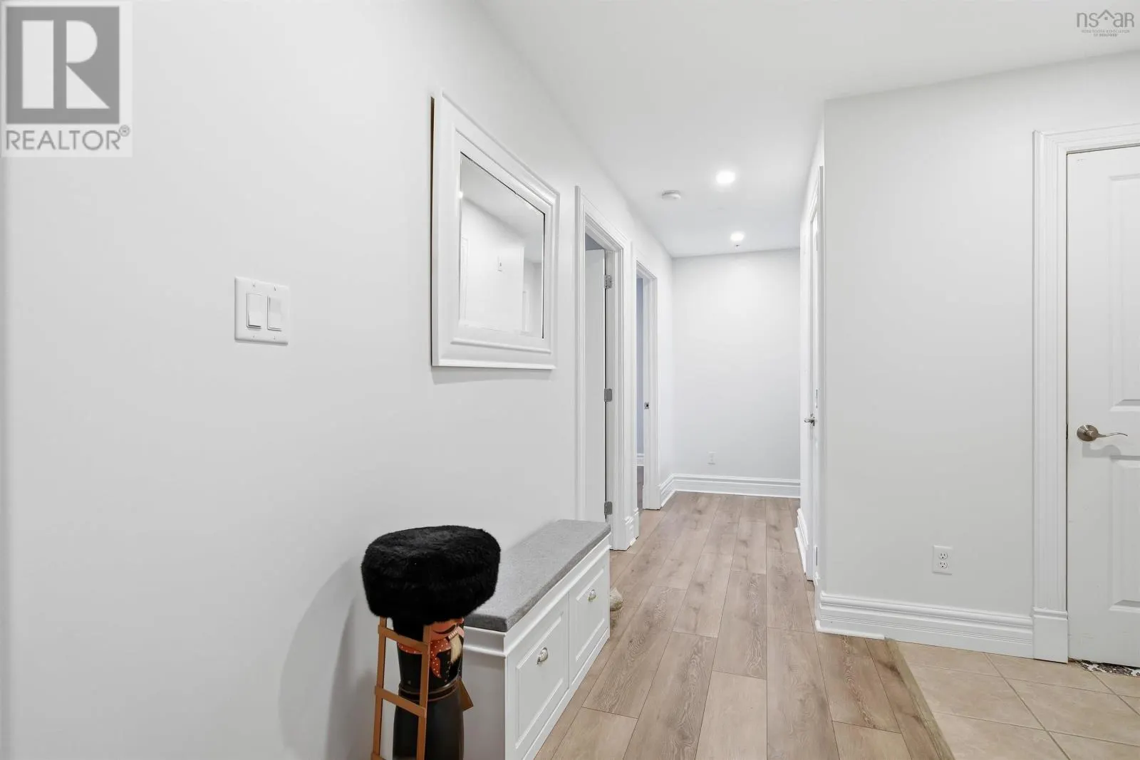 301 87 Pebblecreek Crescent