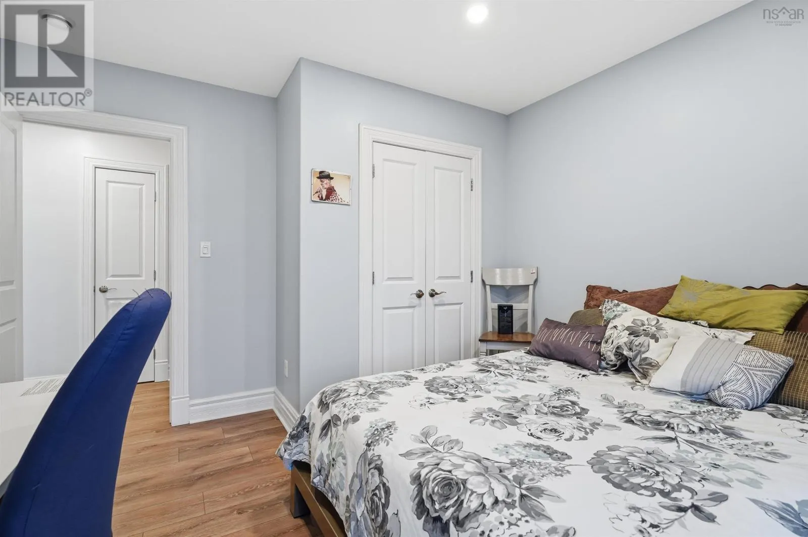301 87 Pebblecreek Crescent