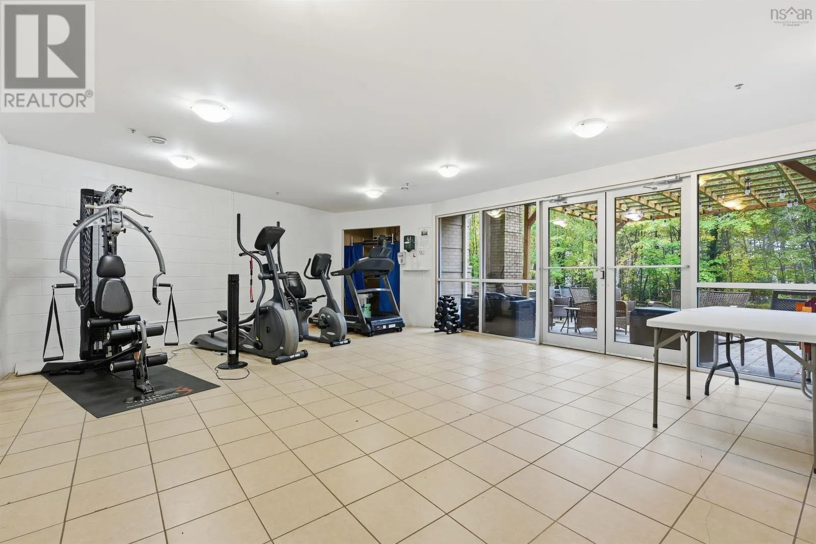 301 87 Pebblecreek Crescent