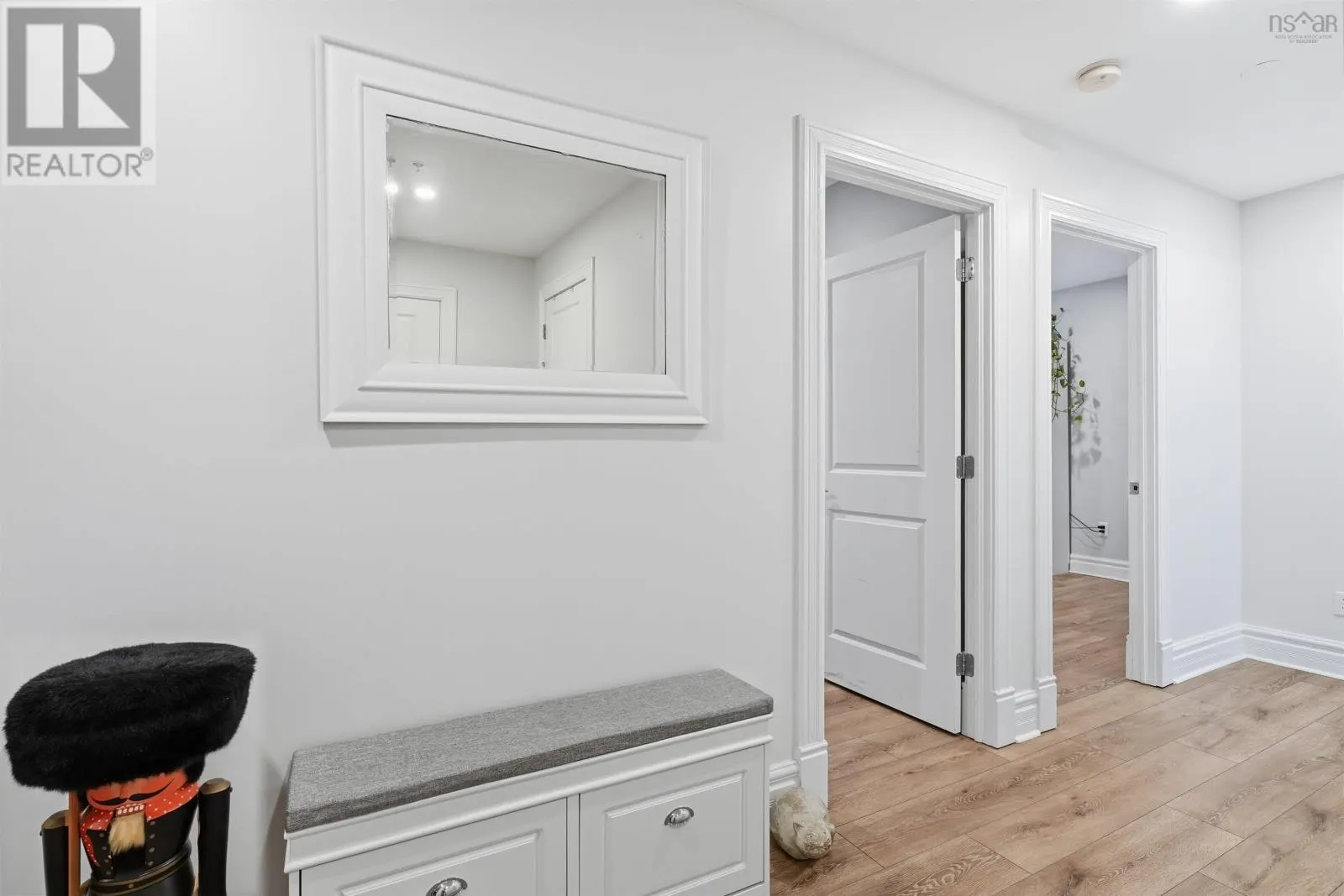 301 87 Pebblecreek Crescent