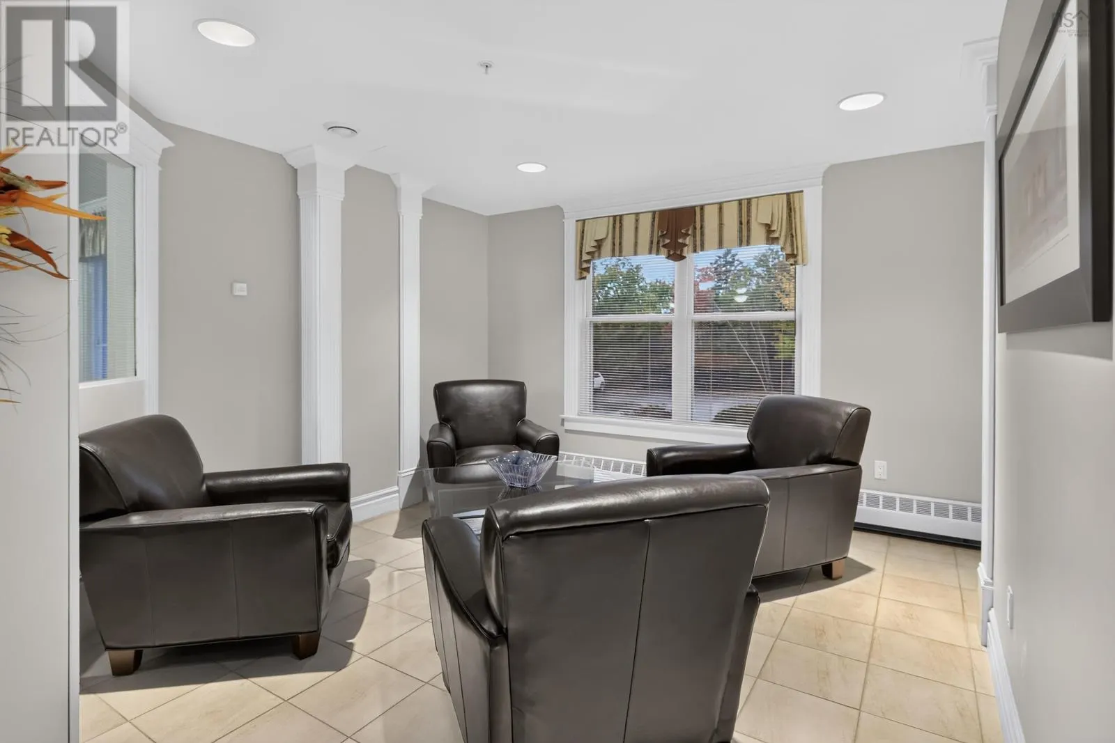 403 347 Portland Hills Drive
