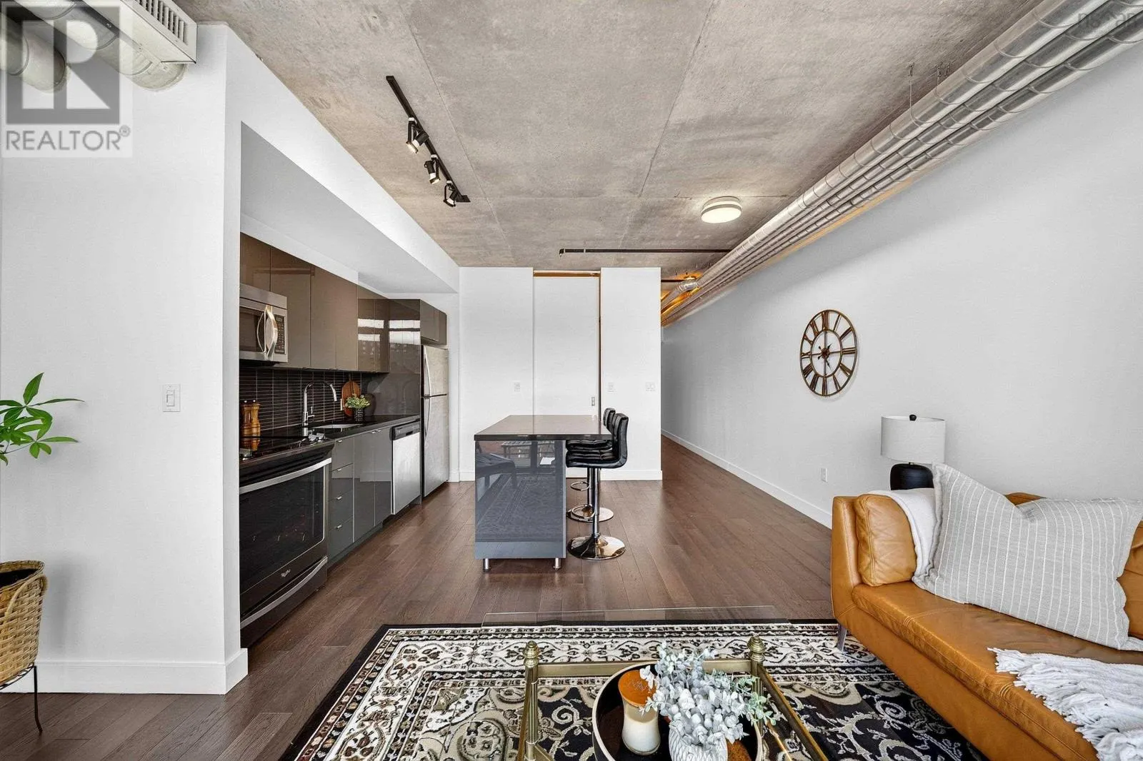 522 1065 Barrington Street