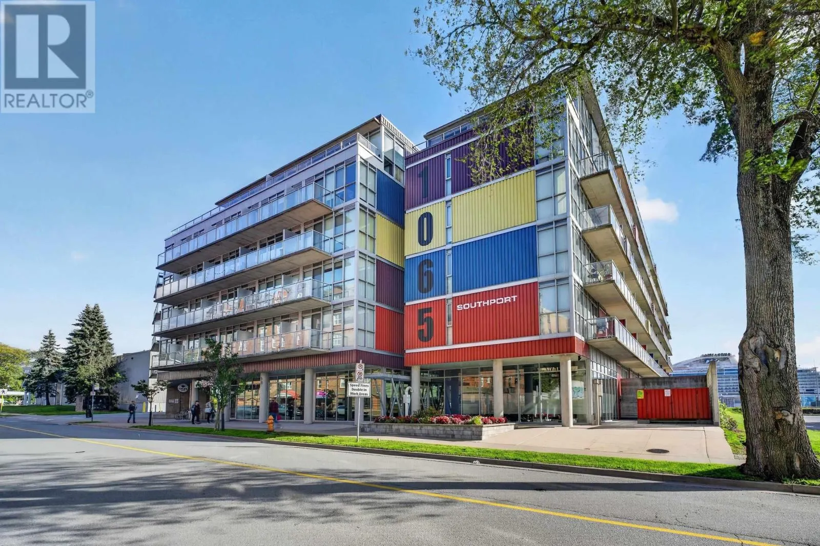 522 1065 Barrington Street