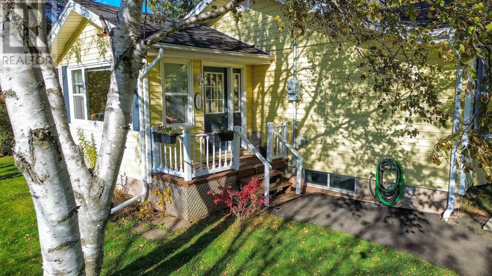 301 North Queen Elizabeth