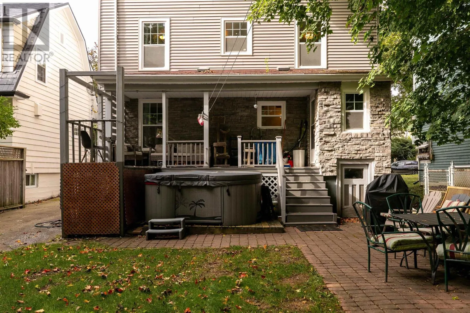 949 Mclean Street