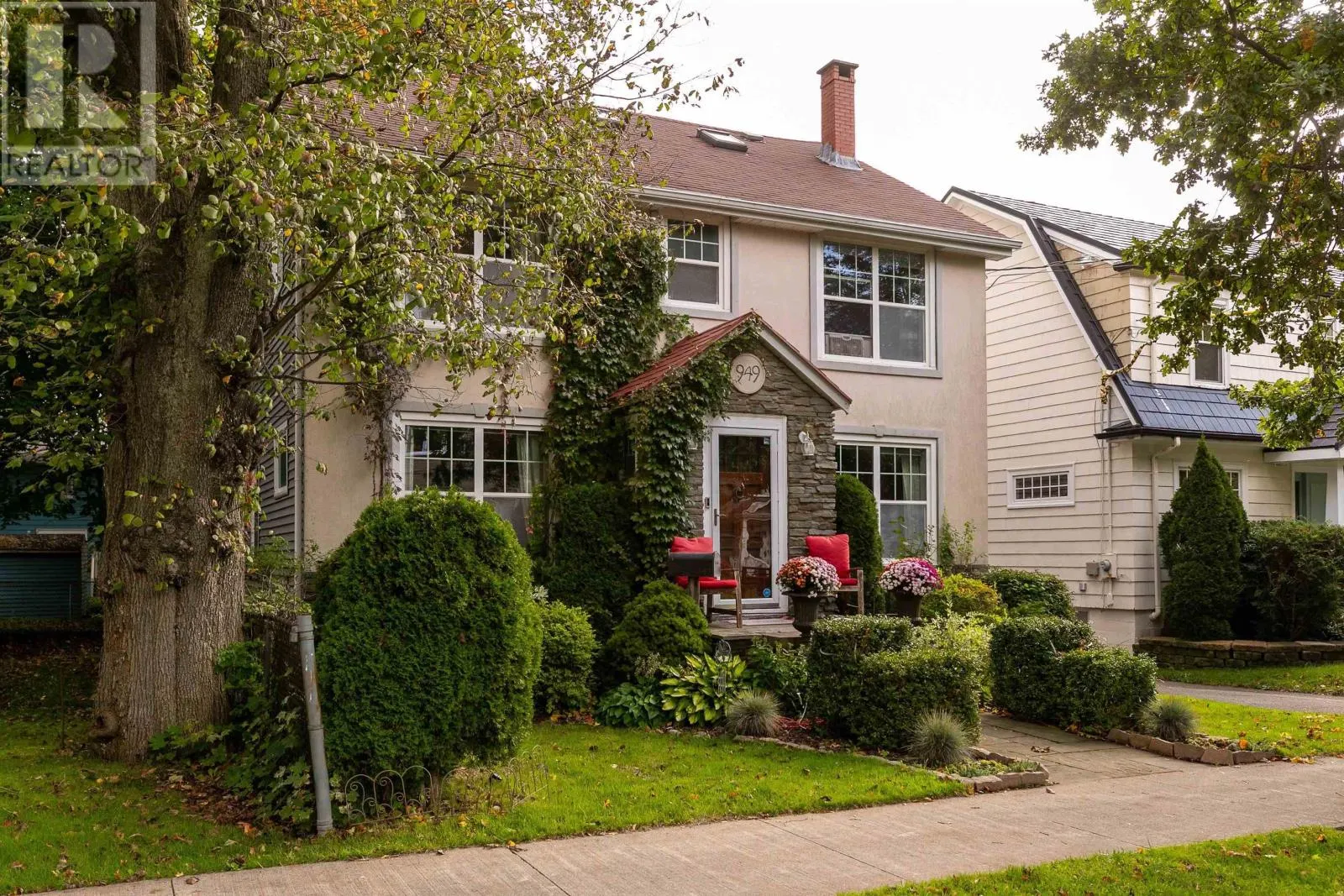949 Mclean Street