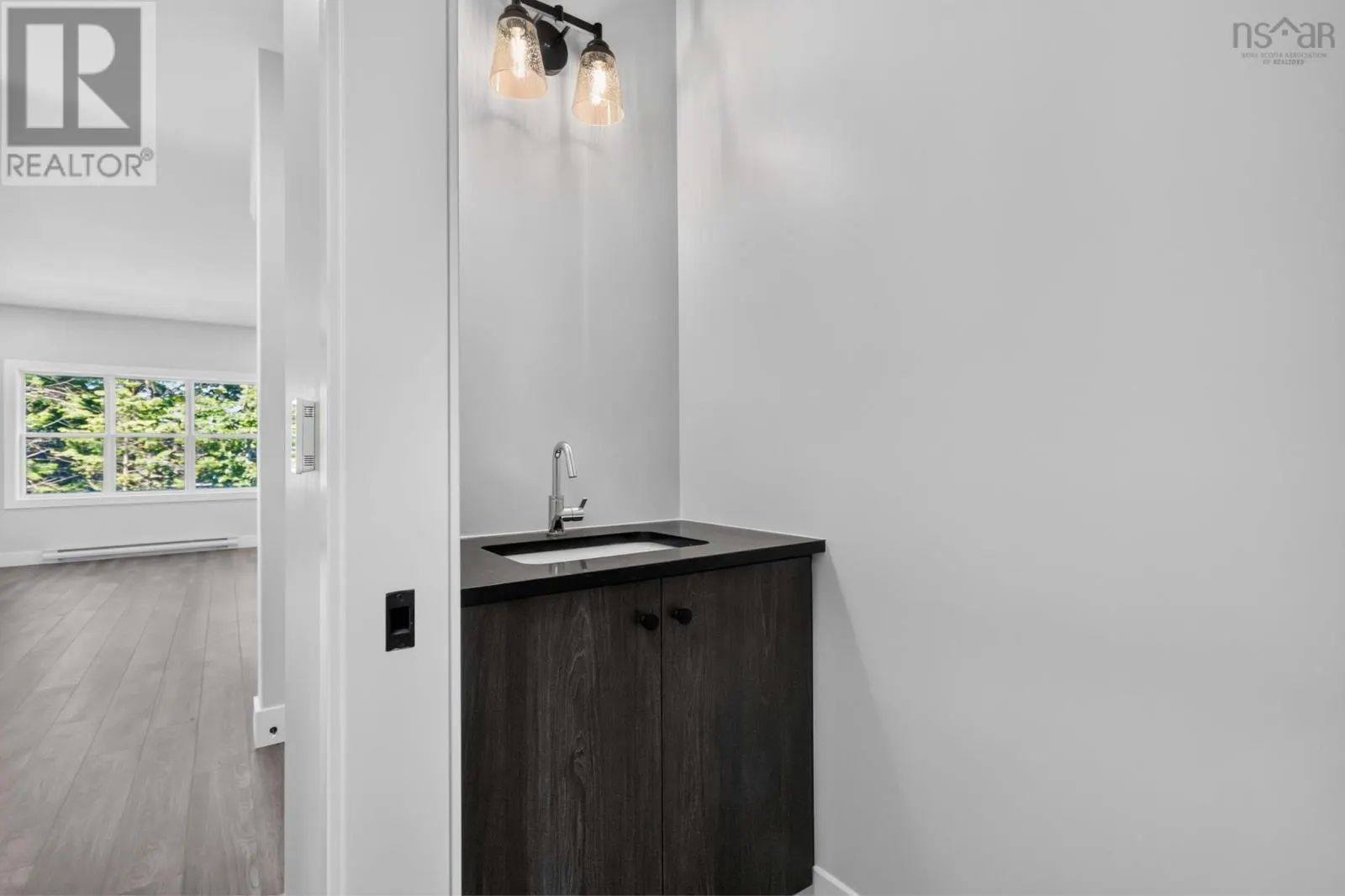 PC-41 33 Pearlgarden Close