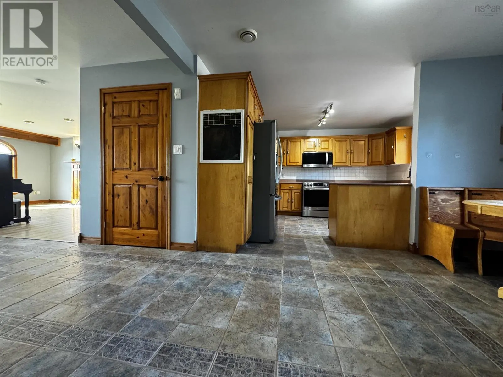 333 Lochside Rd.