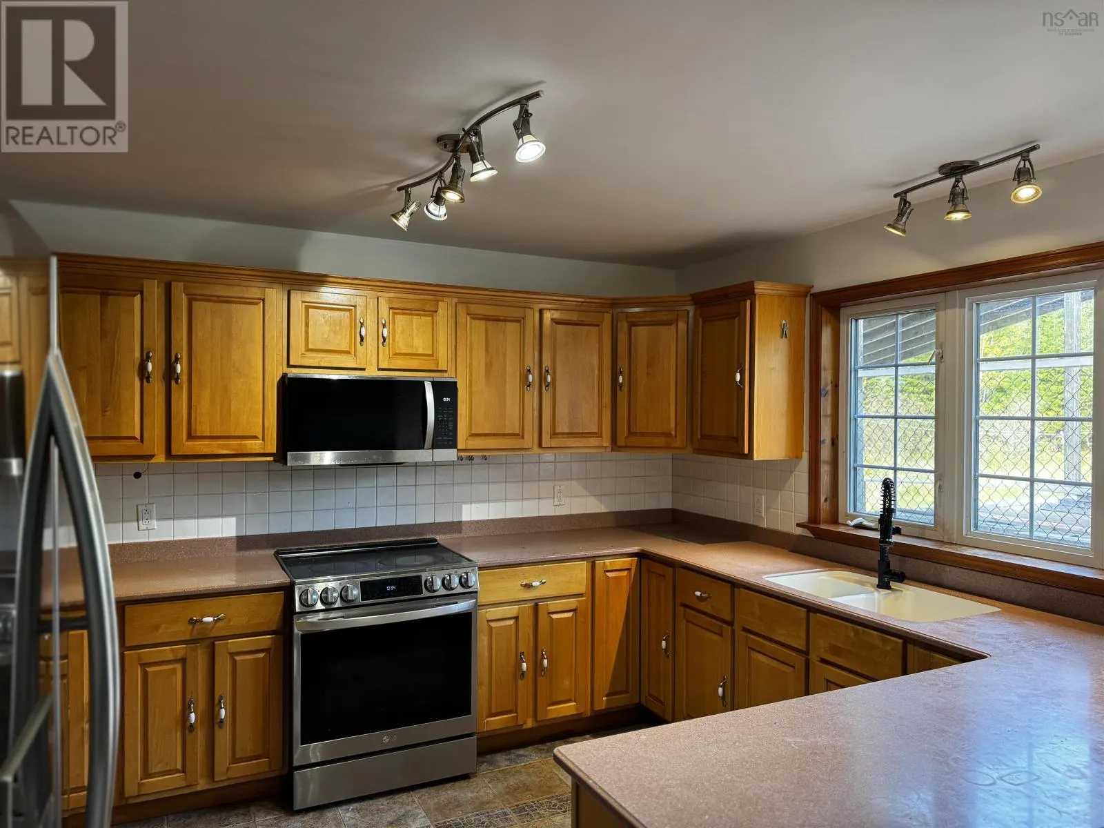 333 Lochside Rd.