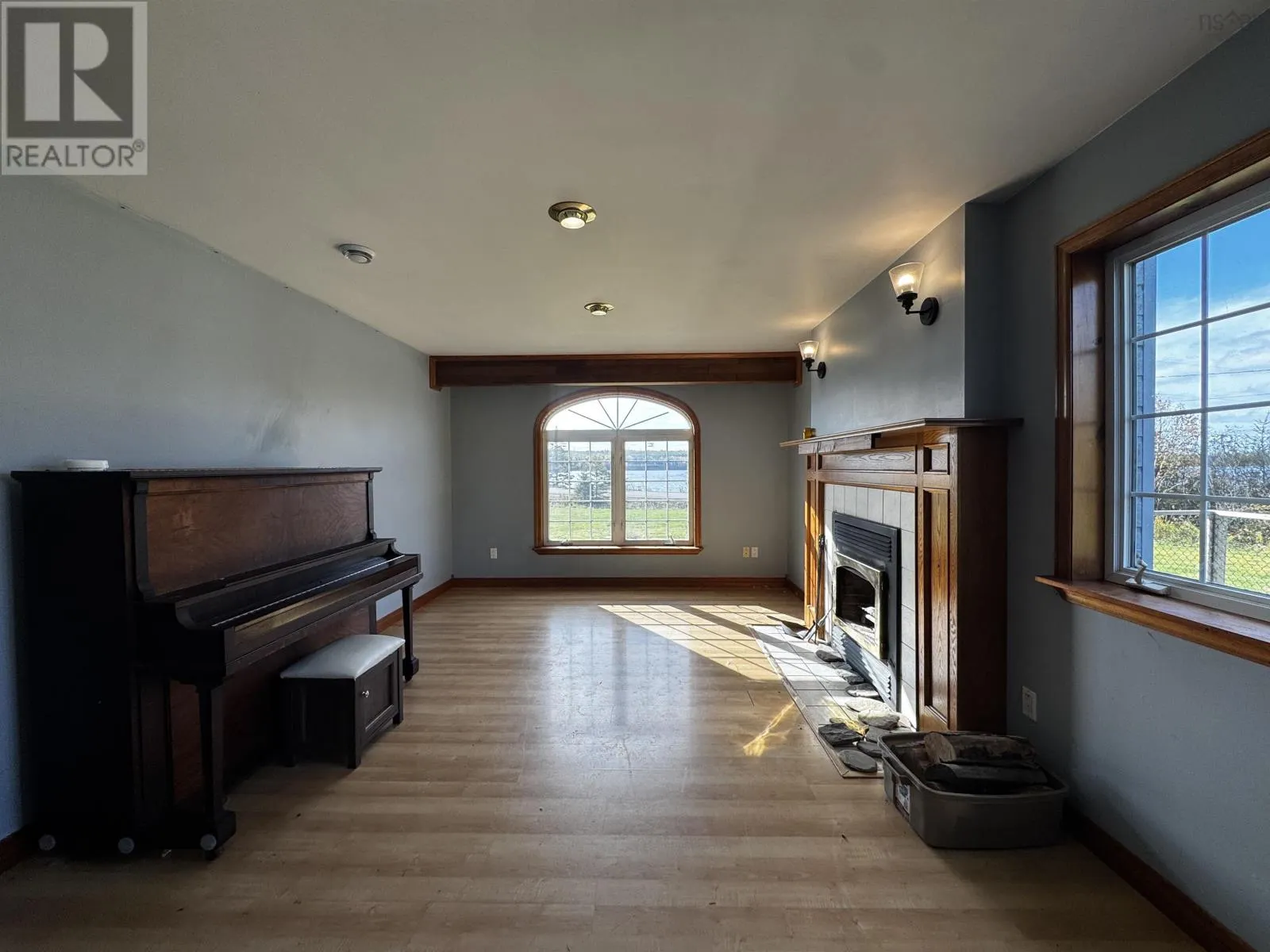 333 Lochside Rd.